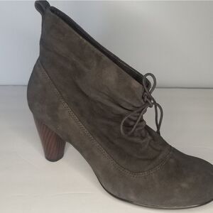 Clarks Indigo Gray Suede Slouch Ankle Boots Booties Heels Women's Size 9